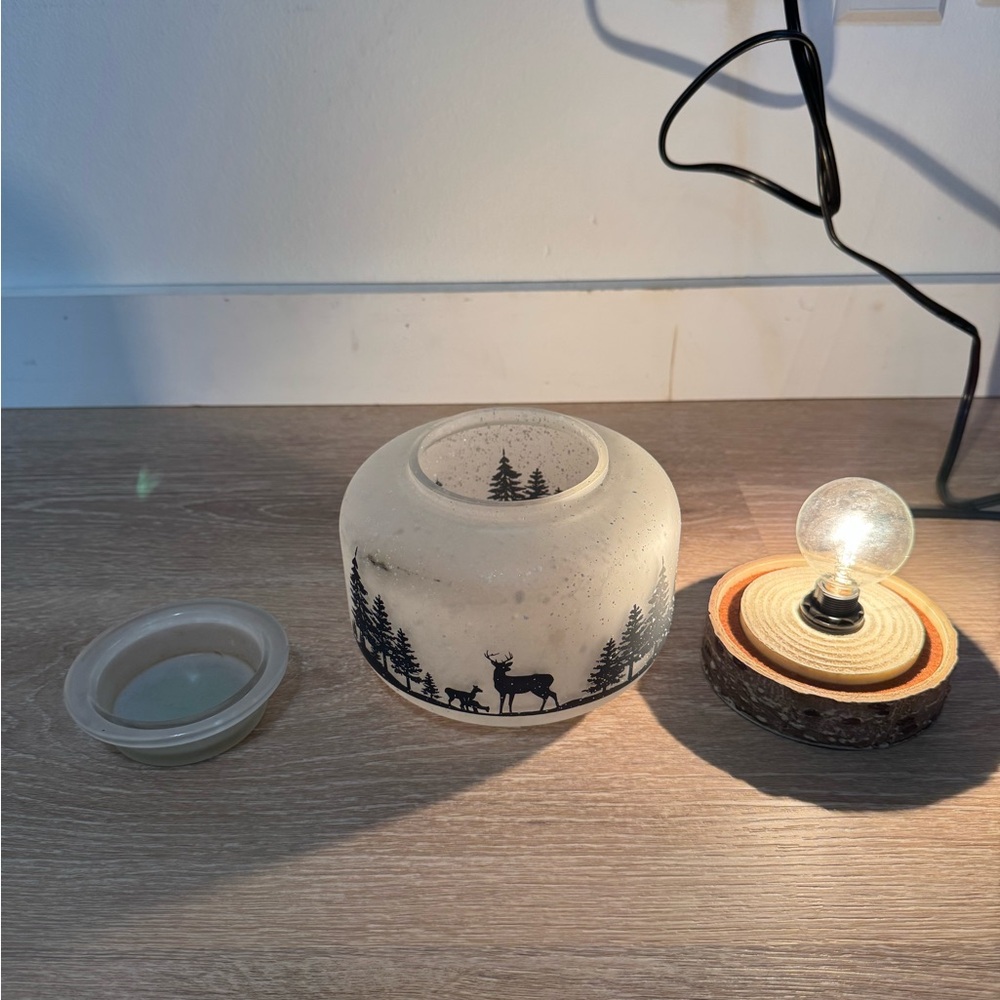 Scentsy Wildlife Woodland Magic Silhouette Frosted Full Size Wax Warmer 2017